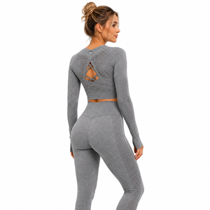 Ensemble de vêtements de sport pour femmes, soutien-gorge de sport gris à manches longues et leggings taille haute, sans couture, pour l'entraînement, le yoga et les activités sportives - Product Image 2
