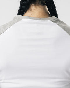 Camiseta de Mujer de Alta Calidad, 100% Algodón Peinado, Manga Tres Cuartos, Estilo Raglán, con Estampado Puff - Product Image 6