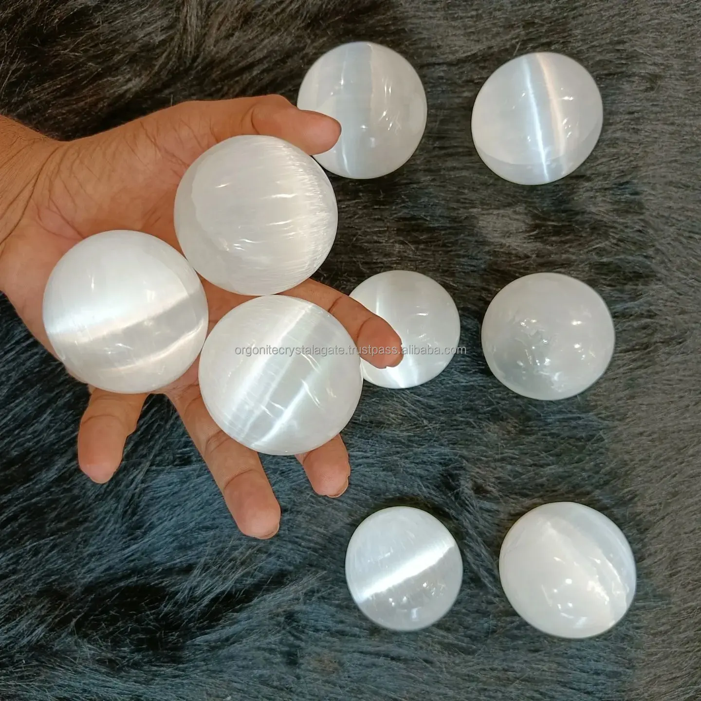 Alta Qualidade Natural Cura Selenite Esfera Bola De Cristal Meditação Cura Feng Shui Terapia Chakra Espiritual Artesanato De Cristal