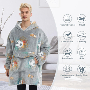 Couverture en peluche portable à capuche, motif de dessin animé de football, douce et confortable, vêtement de nuit une pièce, style moderne - Product Image 3