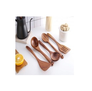 Cuillère en bois Meridian, outil de cuisine de qualité supérieure, conçue pour une manipulation confortable et une aide pratique à la table. - Product Image 1