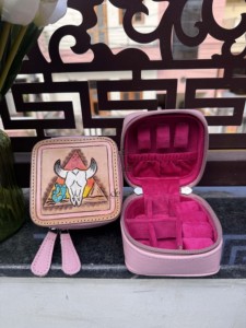 Estuche Compacto de Viaje para Joyas de Cuero Genuino, Estilo Vintage, con Diseño de Calavera de Vaca, Hecho a Mano, para Guardar Accesorios, Ideal para Regalo - Product Image 6
