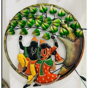 Adorno de Pared de Metal Hecho a Mano y Soldado, Acabado en Esmalte Pintado a Mano, Marco de Madera Rústico para Celebraciones de Diwali y Jubilaciones - Product Image 2