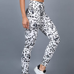 Leggings de sport pour femmes, sublimation tendance, design imprimé, matière extensible, douce et confortable - Product Image 3