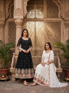 Salwar Kameez traditionnel indien pakistanais pour femmes, long jusqu'au sol, avec dupatta, coupe ample, en coton, pour les occasions de mariage - Product Image 5