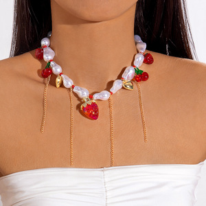Collar con Colgante de Fresa, Cadena con Borlas Doradas y Cuentas Blancas Irregulares, Gargantilla con Colgante de Fruta, Joyería de Moda Y2K para Mujer - Product Image 2