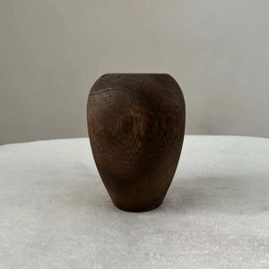 Jarrón Redondo Negro, Jarrón de Boca Estrecha, Adornos Decorativos Estilo Hogar, Diseño Artesanal en Madera Sólida - Product Image 6