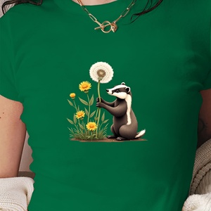 Badger with Dandelion Camiseta corta de moda para mujer - Product Image 2