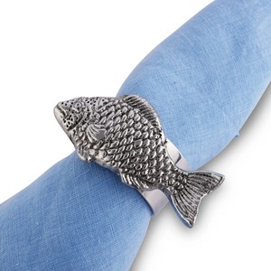 Anneau de serviette en argent en forme de poisson avec un design de écailles détaillées pour la décoration de table, l'utilisation en restaurant et un style de table élégant - Product Image 3