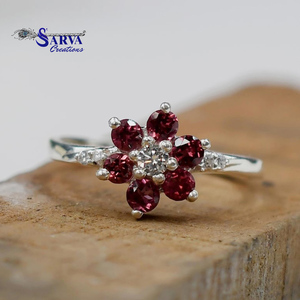Anillo Floral de Rodolita Granate en Plata de Ley 925, Elegante Gema Roja con Moissanita, Joyería de Compromiso y Boda para Mujer, Regalo - Product Image 4