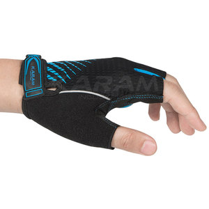 Dernier design de gants demi-doigts en cuir respirant pour l'extérieur, service OEM personnalisé, haute qualité, unisexe, fabriqué au Pakistan - Product Image 5