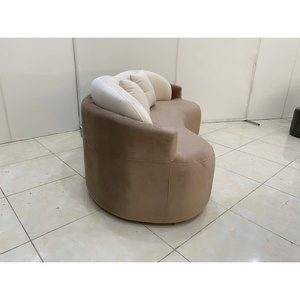 Canapé d'hôtel - Siège droit, dossier incurvé en velours avec coussins de dossier amovibles et coussins en peluche douce - Product Image 3