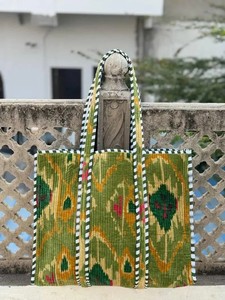 Sac fourre-tout de luxe en velours pour femme, grande capacité, sac à bandoulière matelassé doux, sac à main tendance, écologique, léger, été, personnalisable - Product Image 4