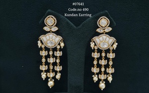 Boucles d'oreilles pendantes Kundan 07641, style victorien, plaquées, avec pierres vertes et perles, bijoux pour femmes, pour les fêtes et les mariages - Product Image 5