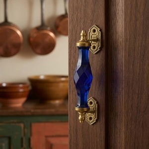 Poignée de meuble bleue en cristal avec plaques de fixation en laiton, design géométrique, style moderne, multifonction pour cuisine et salon - Product Image 1