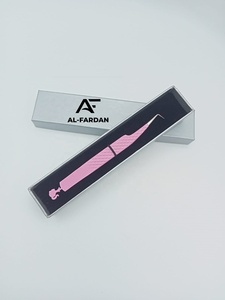 Pince à cils pour extensions de cils, angle 90 degrés, couleur rose, avec motif poupée au bas, pince à cils volume avec boîtes cartonnées - Product Image 3