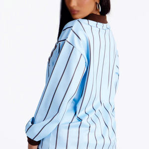 Maillot de football américain surdimensionné de luxe personnalisé pour femme, manches longues, col en V, style streetwear vintage rétro, avec rayures aux poignets et à l'ourlet - Product Image 3