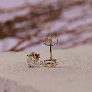 Boucles d'oreilles minimalistes en or 14K/18K avec diamant de laboratoire taille poire certifié IGI pour femmes, disponibles en différentes tailles de carats - Product Image 2