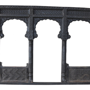Haswani Handicrafts - Marco de Espejo Triple Arqueado de Madera Maciza, Panel Decorativo Rústico Tallado a Mano de Estilo Antiguo - Product Image 1