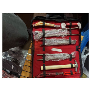 Kit d'outils de fermeur professionnel complet comprenant marteau de fermeur, couteau à sabots, polisseur, pince à sabots de 12 pouces, et pince à clincher, durable pour chevaux - Product Image 3