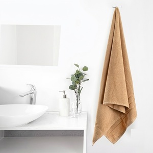 Fournisseur direct d'usine, serviettes de bain 100% coton, lot de 650 GSM, qualité supérieure, douces, bleu ciel, luxe, pour hôtel et spa, logo personnalisé - Product Image 2