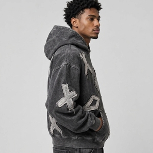 Sudadera con capucha bordada para hombre, elegante y cómoda, combina tela acogedora con bordados detallados y comodidad moderna para atuendos casuales diarios y viajes. - Product Image 5