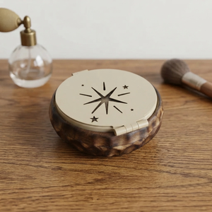 Brûle-encens exquis en bois sculpté et métal, avec couvercle à calligraphie arabe, idéal pour rehausser la pratique spirituelle à la maison - Product Image 6