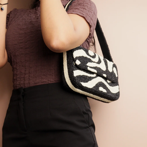 Sac à main bandoulière pour femme, noir rayé, orné de perles blanches, avec chaîne, pochette à fermeture éclair - Product Image 5