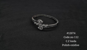 Brazalete Abierto de Circonia Cúbica 12074, Brazalete de Latón con Incrustaciones de Piedras, Chapado Oxidado, para Mujer, Regalo, para Fiestas - Product Image 2