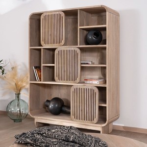 Bibliothèque minimaliste style Vandana Royal Balance en bois de manguier avec portes coulissantes ajourées - Product Image 3
