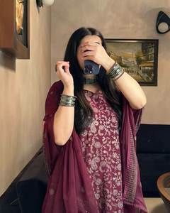 Ensemble salwar kameez en tissu faux georgette, style gujarati, look élégant, couleurs festives et magnifiques, avec dupatta, pour femmes. - Product Image 4