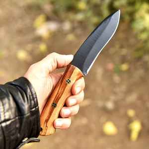 Cuchillos de caza profesionales personalizados de primera calidad hechos a mano con acero D2, mango de madera, grado industrial para exteriores, camping y supervivencia, con funda. - Product Image 4