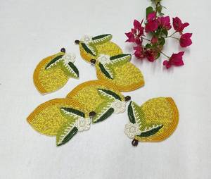 Plateaux à cocktails en tissu faits main avec des perles en forme de feuilles de citron, accessoires de bar réutilisables, écologiques, lavables, design original de luxe, jaune - Product Image 1