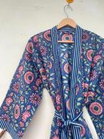 Robe kimono en coton à imprimé floral – Vêtements de plage et de détente pour l'été
