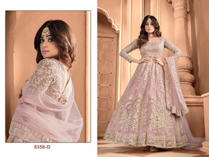 Vestido Anarkali de Tela Pesada con Bordado y Cordón para Bodas y Fiestas, Disponible a un Precio Accesible - Product Image 3