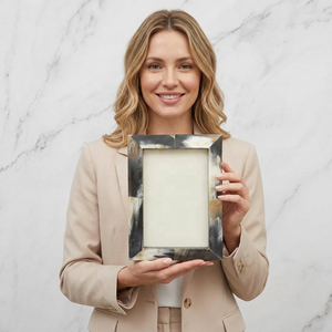 Cadre photo artisanal en corne écologique durable, forme personnalisée, finition polie, impression UV 1 couleur, orientation verticale pour - Product Image 1