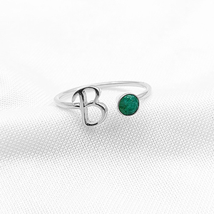 Anillo de Plata de Ley 925 con Inicial del Alfabeto y Piedra Preciosa Natural |   Anillo con Letra Personalizada en el Bisel |   Joyería de Boda Personalizada - Product Image 4