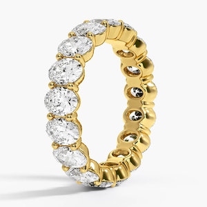Anillo de Diamantes de Corte Ovalado con Engaste Completo y Puntas Compartidas - Product Image 1