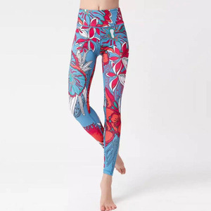 Legging femme au design élégant et extensible pour l'entraînement physique et le confort au quotidien - Product Image 1