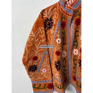 Blouson en velours brodé floral d'automne pour femme, col mandarin, manches longues, broderie artisanale - Product Image 3