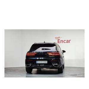 Genesis GV70 2024 2.5T Essence AWD 36 384 km Automatique Volant à Gauche Sièges en Cuir Caméra Arrière Modèle 2024 avec 36 384 km - Product Image 4