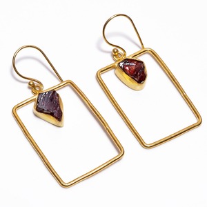 Boucles d'oreilles classiques en améthyste verte plaquées or 18 carats, bijoux indiens, vente en gros, cadeau de fête plaqué or - Product Image 4