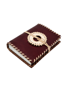 Diario de Cuero Estilo Antiguo – Cierre de Disco Sunburst, Borde Cosido en Contraste, Diario Recargable, Cuaderno Vintage Hecho a Mano - Product Image 1