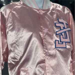 Blouson Bomber Rose en Satin Jack and Jill Unisexe avec Boutons-Pression Style Universitaire Léger Décontracté Tendance Streetwear - Product Image 2