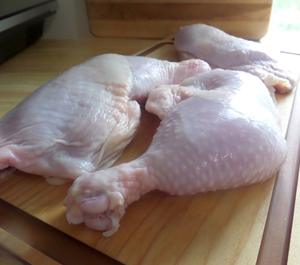 Muslos de Pollo Congelados de Alta Calidad, Halal, Procesados, Corte Fresco, para Exportación Global al por Mayor, Empaquetado Apto para Comercio - Product Image 2