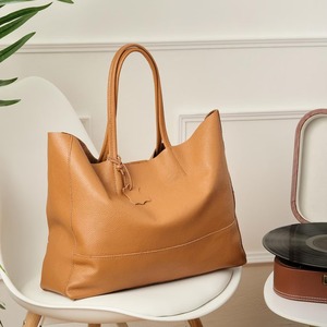Bolso de Mano de Cuero Elegante de Alta Calidad para Mujer, Bolso Grande Tipo Tote para Oficina, Trabajo y Uso Diario, Disponible a Precio de Exportación - Product Image 2