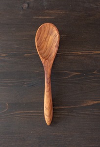 Cuchara de Madera Hecha a Mano con Mango Largo para Cocinar, Acabado Pulido Ligero, Utensilio de Cocina Perfecto para Mezclar Salsas y Sopas - Product Image 2