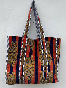 Bolso de Hombro Acolchado de Terciopelo Estampado a la Moda para Damas, Ligero y Cómodo de Llevar - Product Image 3
