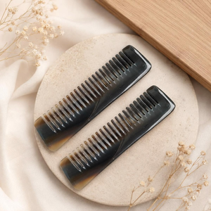 Peine para el Cabello Hecho a Mano con Cuerno de Búfalo Pulido, la Mejor Calidad, Exportación de la India, Proveedor con el Precio Más Bajo - Product Image 1