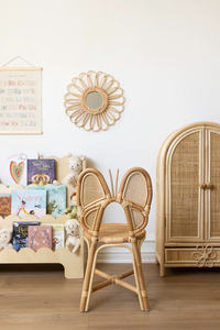 Conjunto de mesa y silla para niños en forma de mariposa - Tejido con ratán natural, ideal para estudiar, jugar y fiestas. - Product Image 2